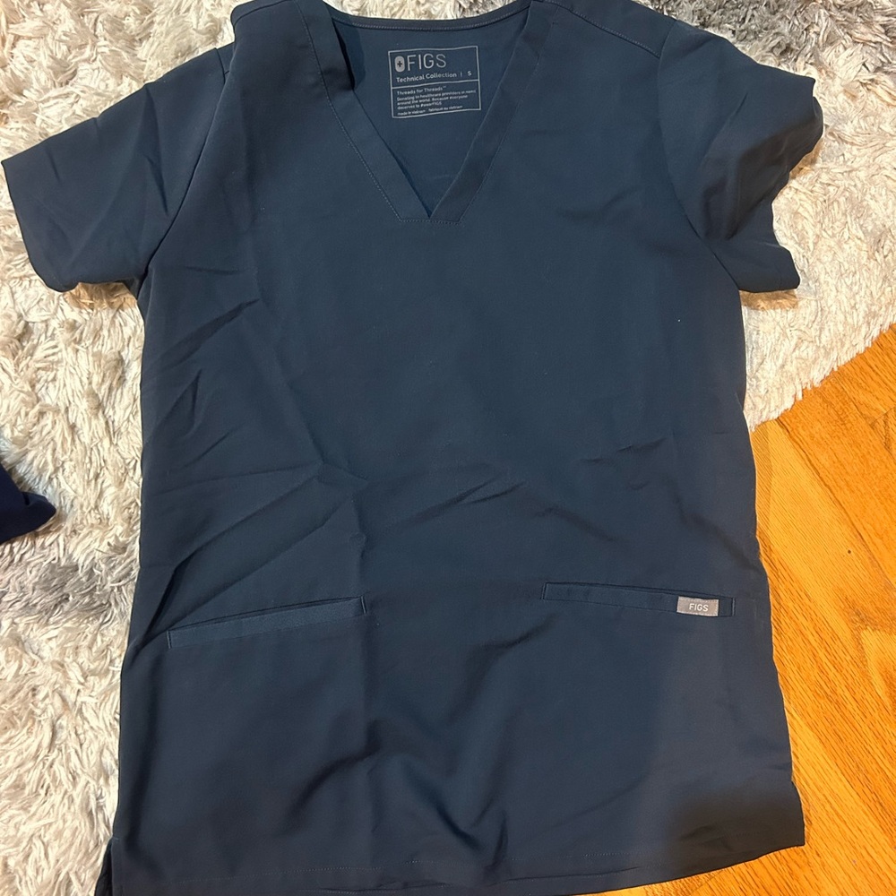 Figs Dark Harbor Casma Scrub Top